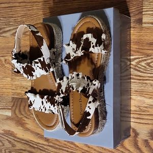 Ladie's  Sandals